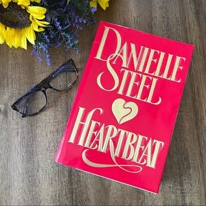 Danielle Steele First Edition Hardcover “Heartbeat” (1991)